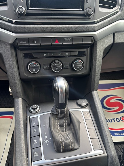 Volkswagen Amarok 8 of 9