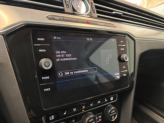 Volkswagen Passat Alltrack 13 of 23