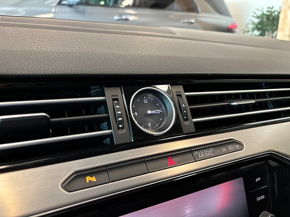 Volkswagen Passat Alltrack 15 of 23