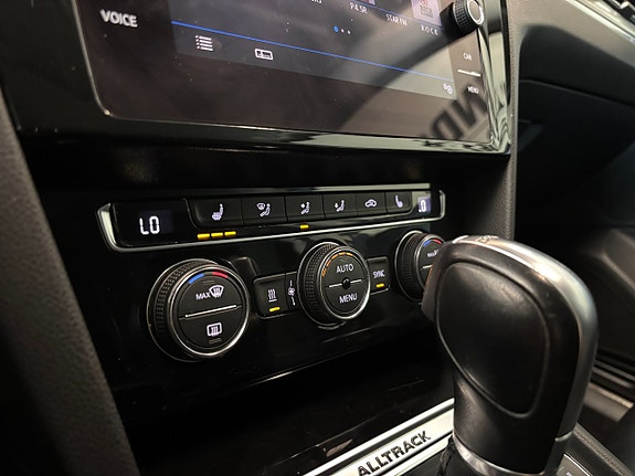 Volkswagen Passat Alltrack 11 of 23