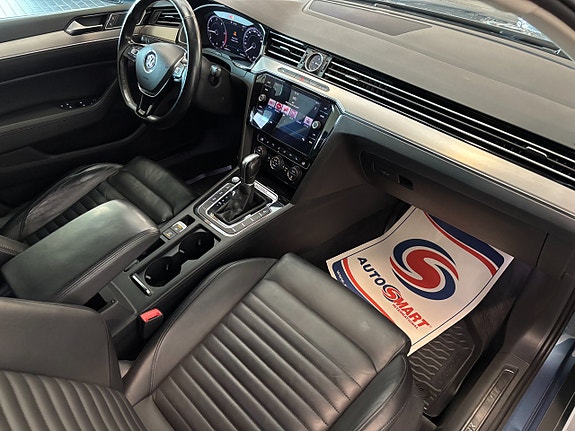 Volkswagen Passat Alltrack 16 of 23