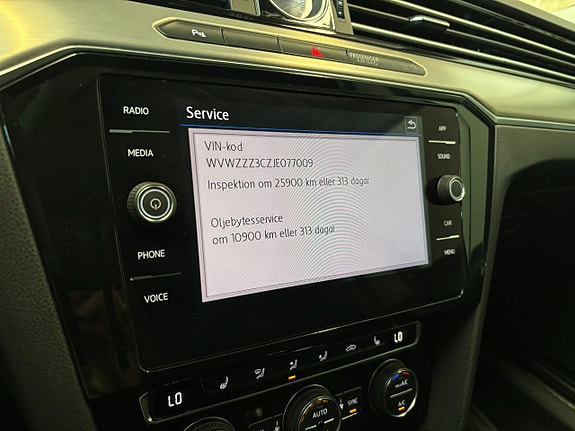 Volkswagen Passat Alltrack 12 of 23