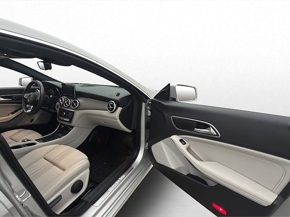 Mercedes-Benz CLA220 d 14 of 30