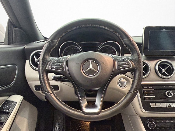 Mercedes-Benz CLA220 d 29 of 30