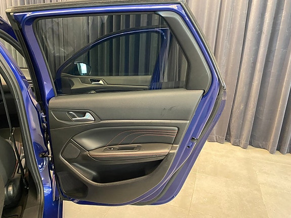 Peugeot 308 SW 26 of 30