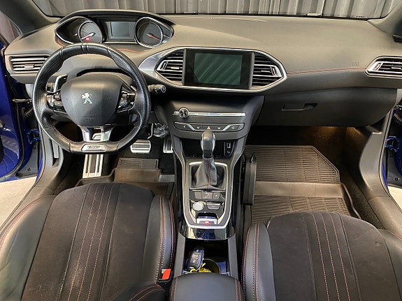 Peugeot 308 SW 27 of 30