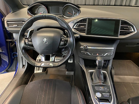 Peugeot 308 SW 28 of 30