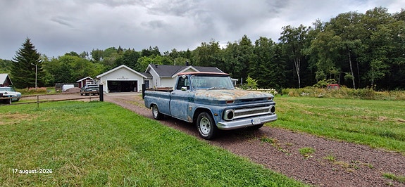Chevrolet C10 2 of 5