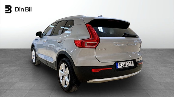 Volvo XC40 3 of 12