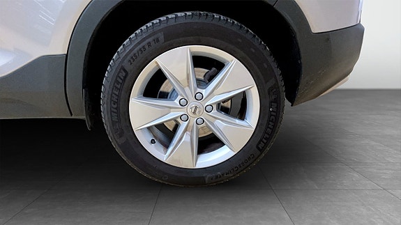 Volvo XC40 6 of 12