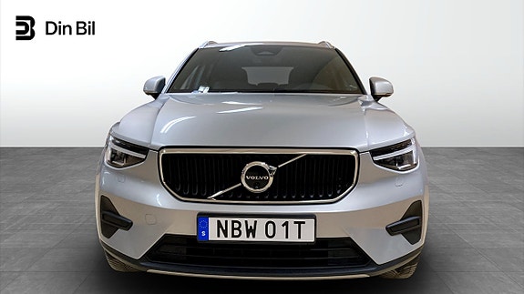 Volvo XC40 4 of 12