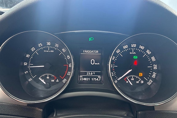 Skoda Superb 12 of 13