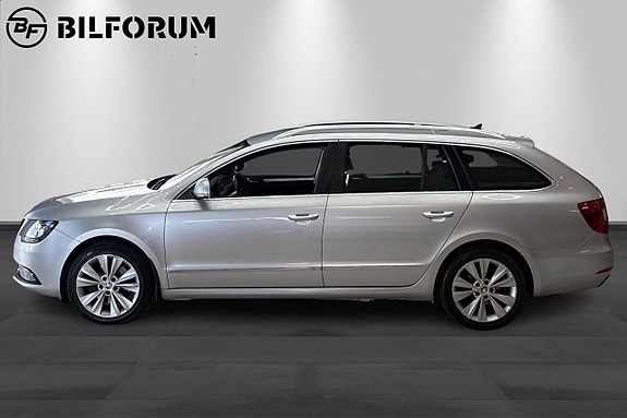 Skoda Superb 2 of 13