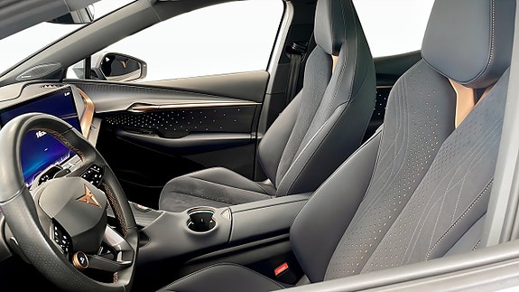 Cupra Tavascan 8 of 17