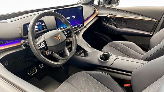 Cupra Tavascan 7 of 17