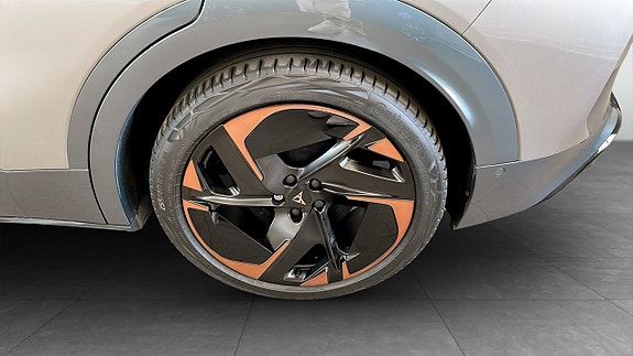 Cupra Tavascan 6 of 17