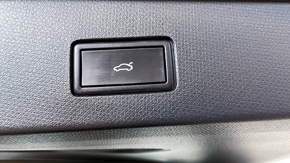 Cupra Tavascan 14 of 17