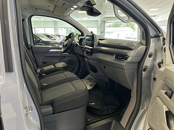 Volkswagen Transporter 6 of 9