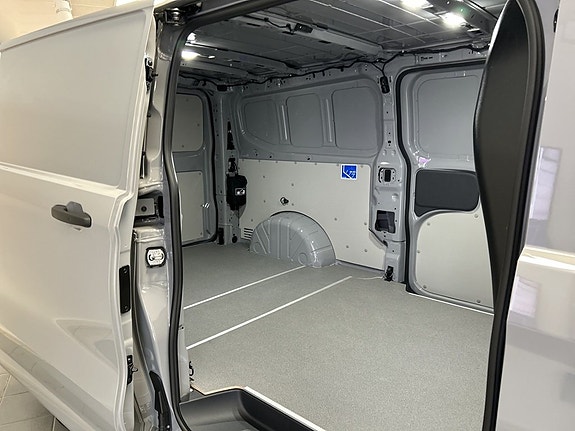 Volkswagen Transporter 9 of 9
