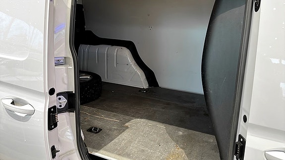 Volkswagen Caddy Maxi 12 of 14