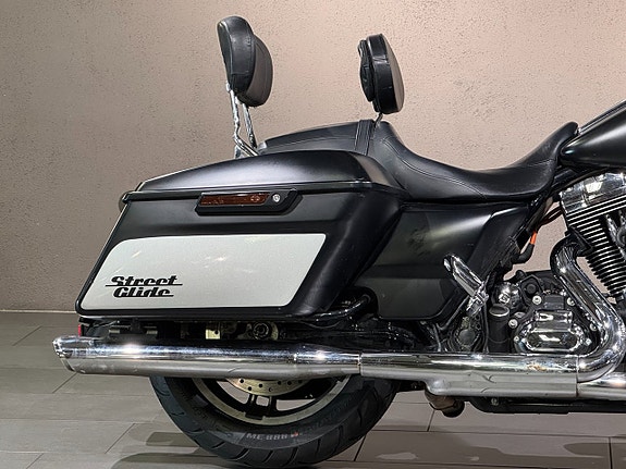Harley-Davidson STREET GLIDE FLHX 4 of 7