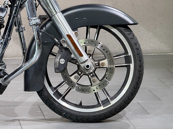 Harley-Davidson STREET GLIDE FLHX 5 of 7