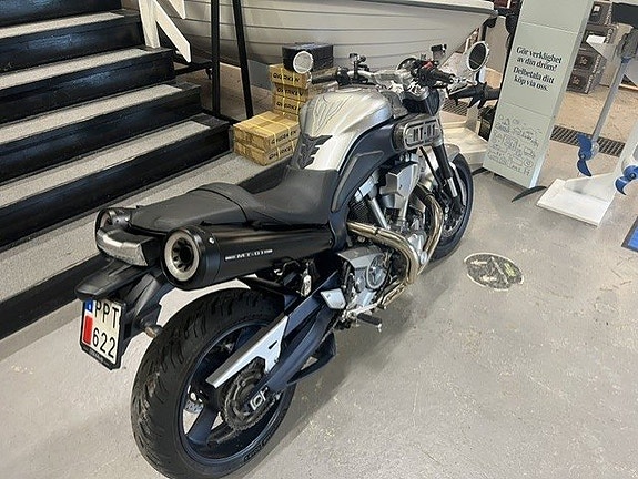 Yamaha MT-01 5 of 7