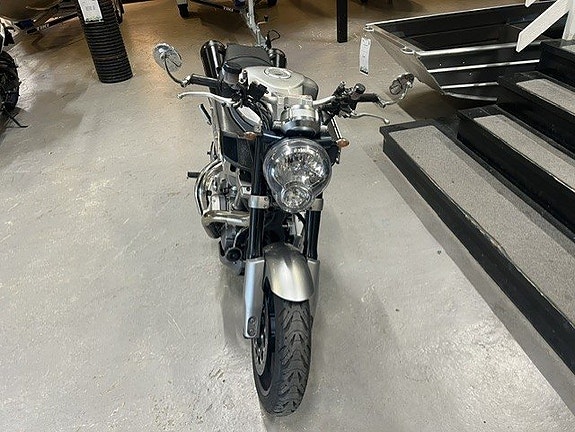 Yamaha MT-01 2 of 7