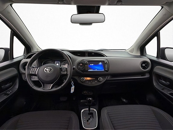 Toyota Yaris 12 of 30