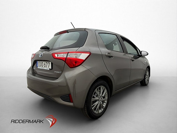 Toyota Yaris 8 of 30
