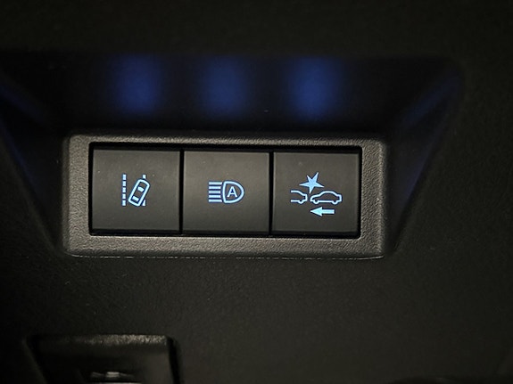 Toyota Yaris 15 of 30