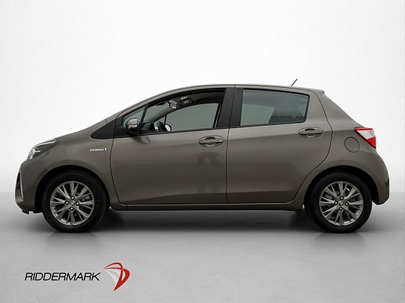 Toyota Yaris 4 of 30