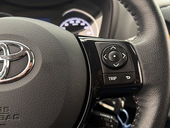 Toyota Yaris 18 of 30