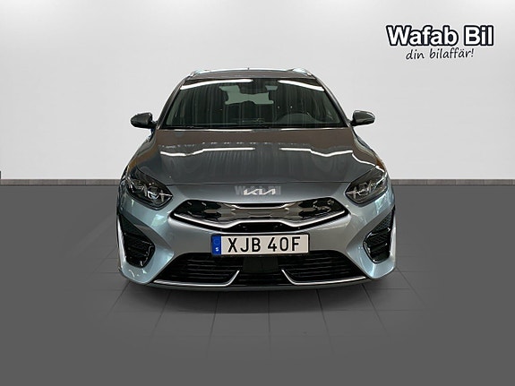 Kia Ceed 2 of 24