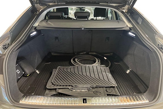 Audi Q8 10 of 23