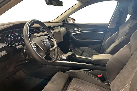 Audi Q8 12 of 23