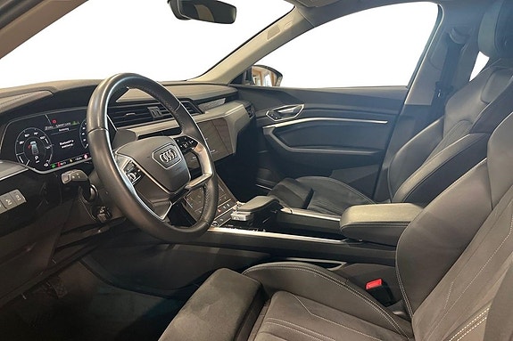 Audi Q8 12 of 23
