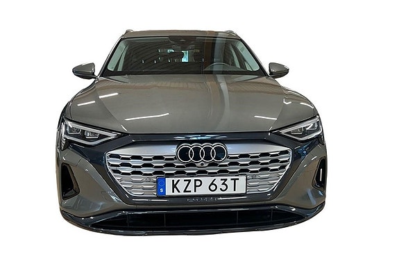 Audi Q8 6 of 23