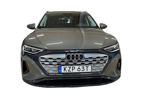 Audi Q8 6 of 23