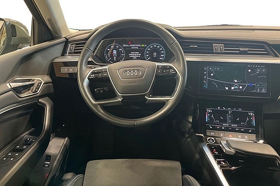 Audi Q8 9 of 23