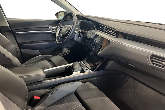 Audi Q8 7 of 23