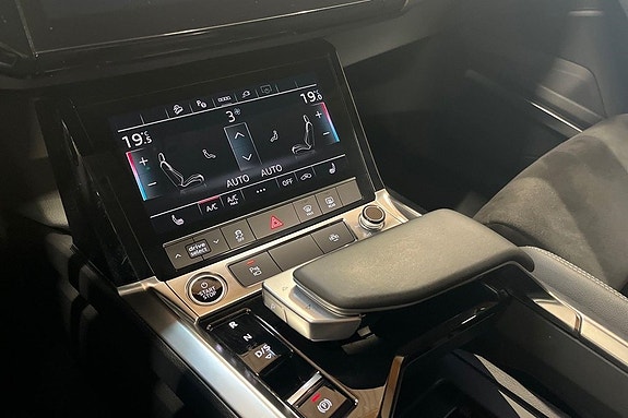 Audi Q8 22 of 23