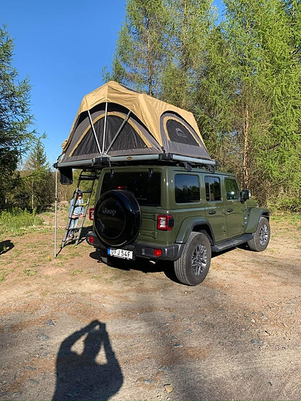 Jeep Wrangler Unlimited 16 of 17