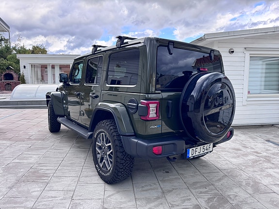 Jeep Wrangler Unlimited 11 of 17