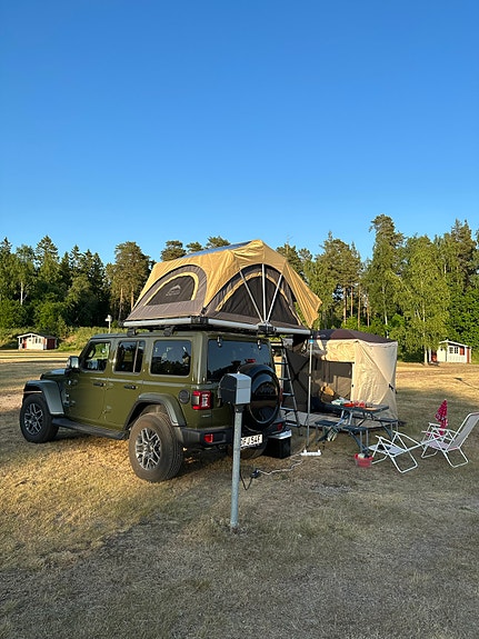 Jeep Wrangler Unlimited 14 of 17