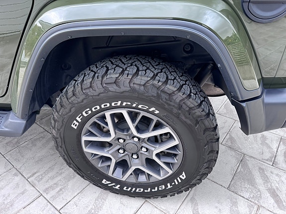 Jeep Wrangler Unlimited 10 of 17