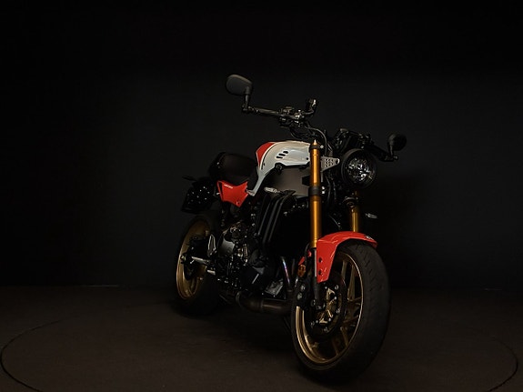 Yamaha XSR900 4 of 6