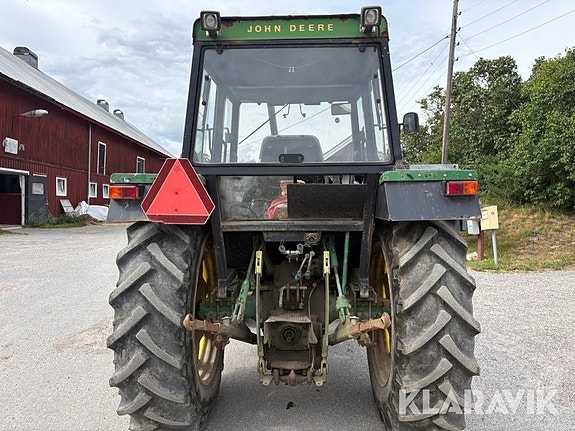 Veterantraktor John Deere 2040 utan redskap 4 of 6