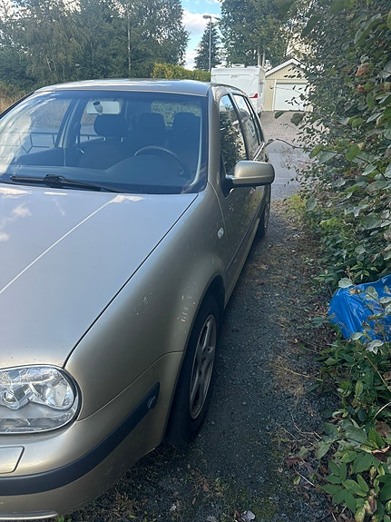 Volkswagen Golf IV 2 of 8