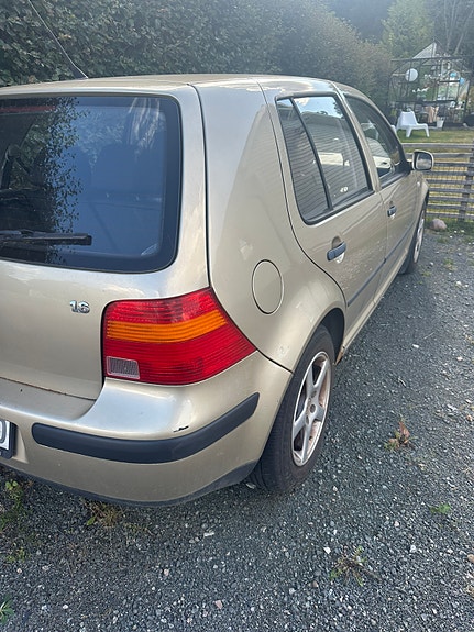 Volkswagen Golf IV 3 of 8